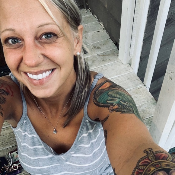 Meet your Posher, Jessica - Picture 3 of 3